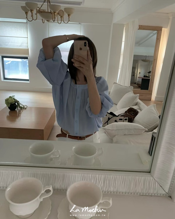 寬領微透澎袖排扣上衣